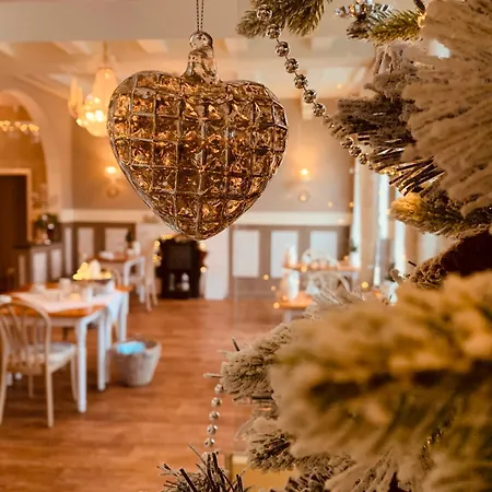 Pensionat Zum Weissen Haus 3*