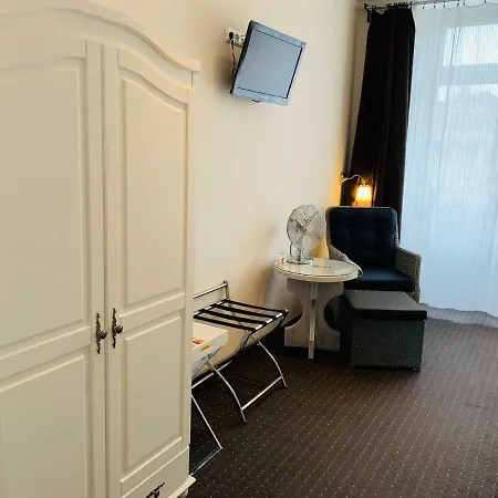 Zum Weissen Haus Шверин